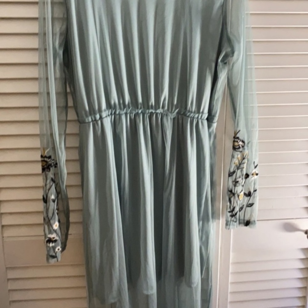 Blue dress with floral embroidery - Picture 4 of 4